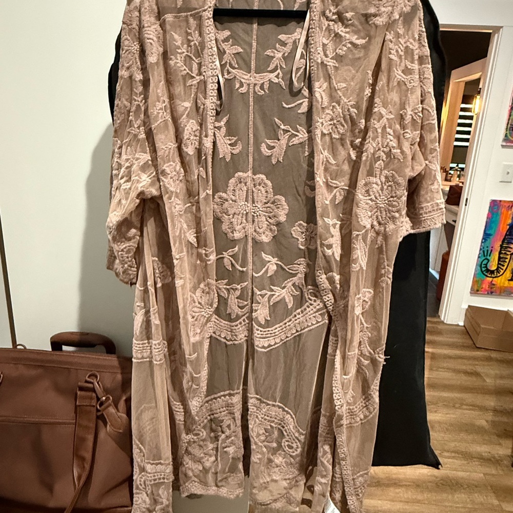 Elegant Lace Kimono Cardigan
